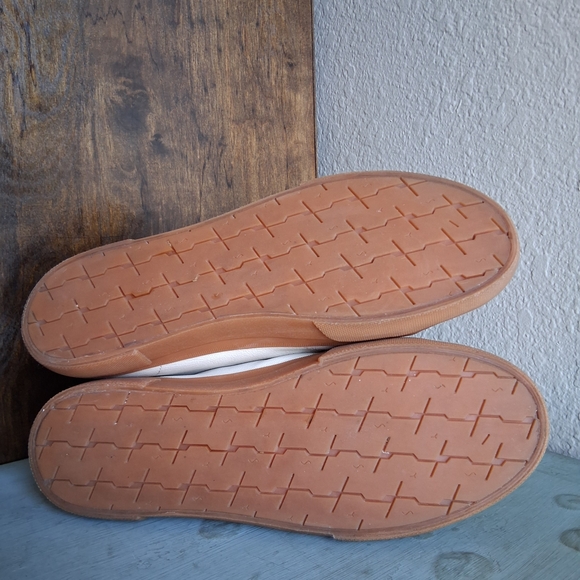 🎉 Frye Gia Low Ivory Leather Gumsole Sneakers Sz. 10 EUC - Picture 9 of 12